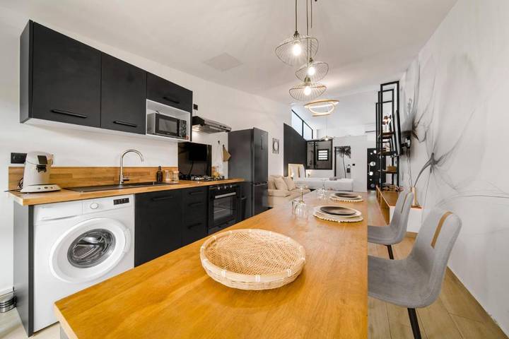 Location de vacances pour 3 personnes, avec terrasse ainsi que jacuzzi et piscine à Le Tampon (Réunion) - 2