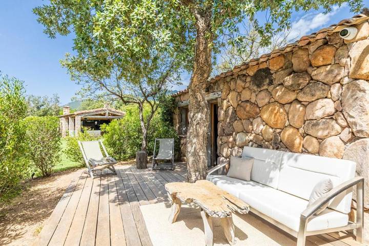 Maison d’hôte pour 2 personnes, avec Balcon et Terrasse ainsi que Jacuzzi et Jardin à San-Gavino-di-Carbini