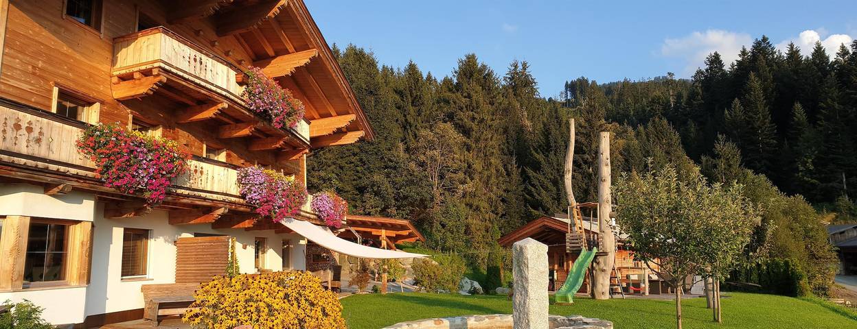 Ferienwohnung für 4 Personen, mit Balkon und Garten in Oberndorf in Tirol