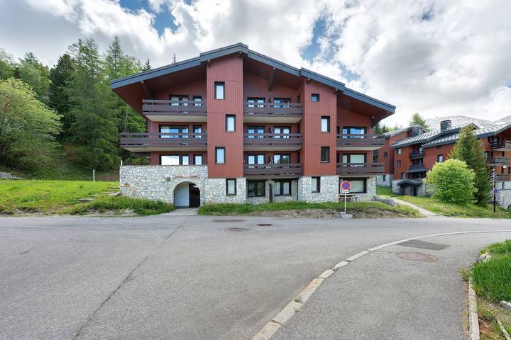 Entire apartment, Le Nid des Silènes – In the Heart of the Peaks 1800 in La Plagne, La Plagne-Tarentaise