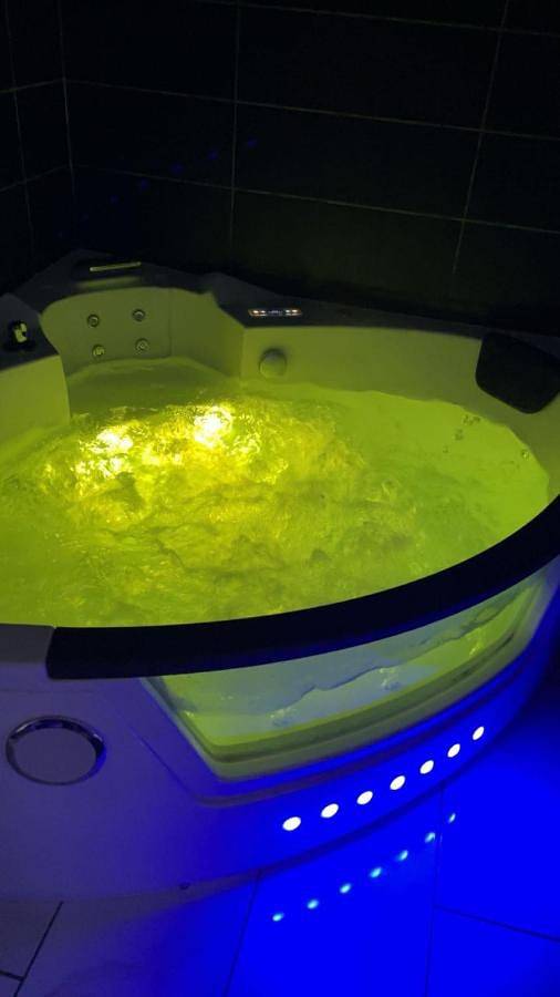 Location de vacances pour 4 personnes, avec balcon et jacuzzi à La Machine