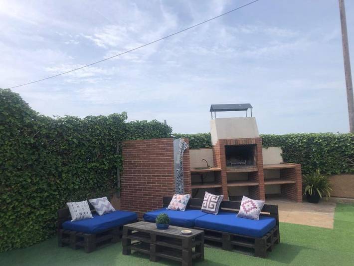 Location de vacances pour 9 personnes, avec balcon et vue ainsi que jardin et piscine dans Els Muntells - 2