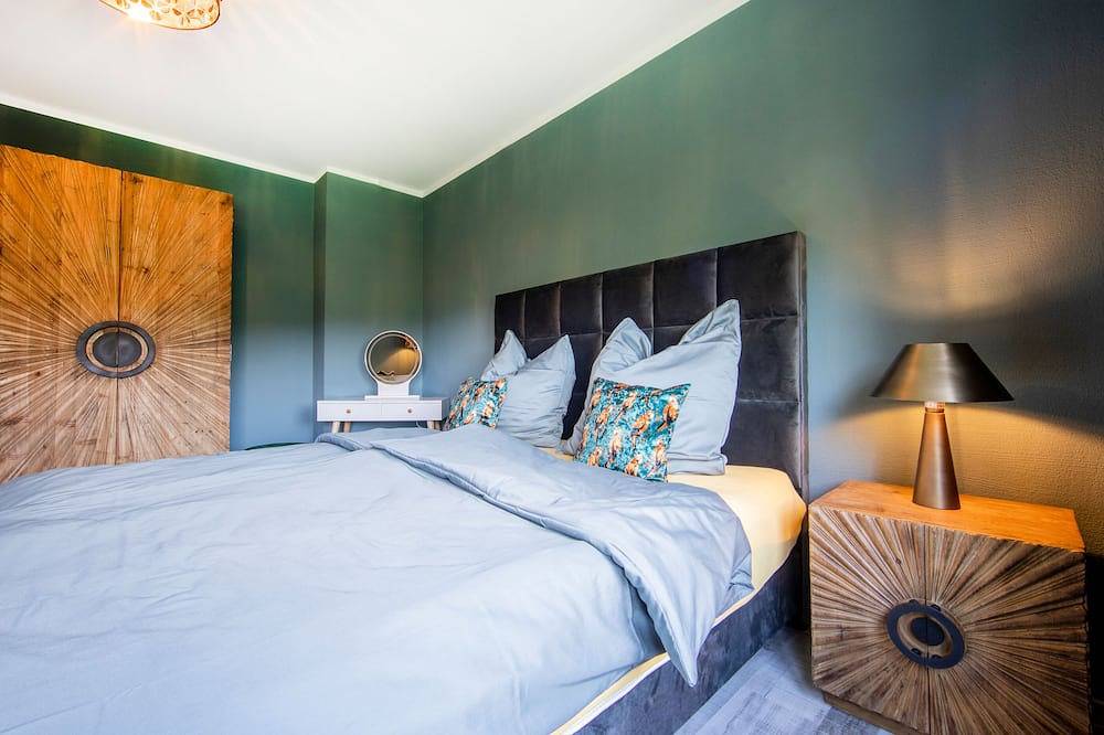 Ganze Wohnung, Exklusiv u. Stylisch! 5 *****Fewo am Ufer des Maarkessels mit Blick aufs Maar in Daun, Vulkaneifel