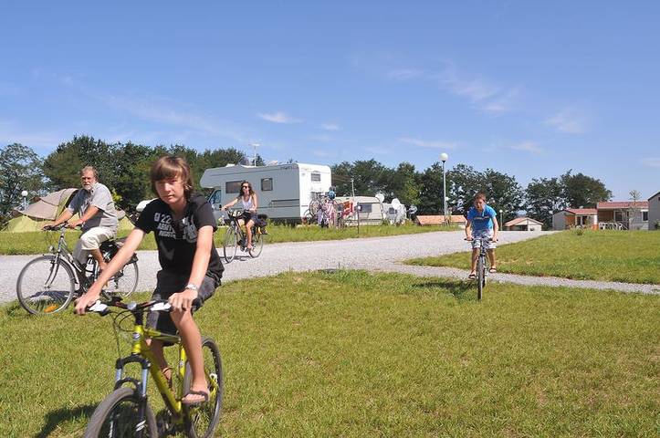 Gîte pour 4 personnes, avec jardin et piscine, animaux acceptés à Orist - 4