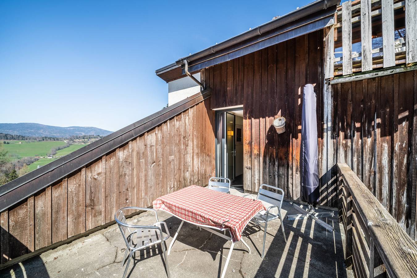 Appartement entier, Appartement "Gîte Le Jorat - B" avec terrasse privée et Wi-Fi in Bogève, Région de Thonon-les-Bains