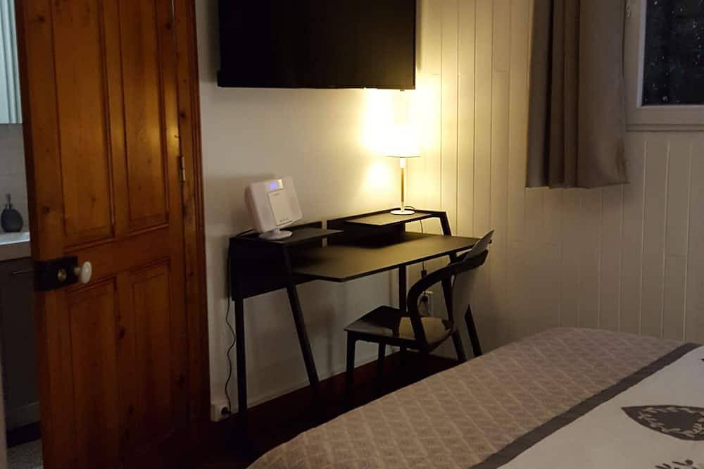 Appartement entier, 3 Ch. 2 Sdb. Terrasse et Vue au Cœur de St Gervais + Local à Velos et Skis. in Saint-Gervais-les-Bains, Pays du Mont-Blanc