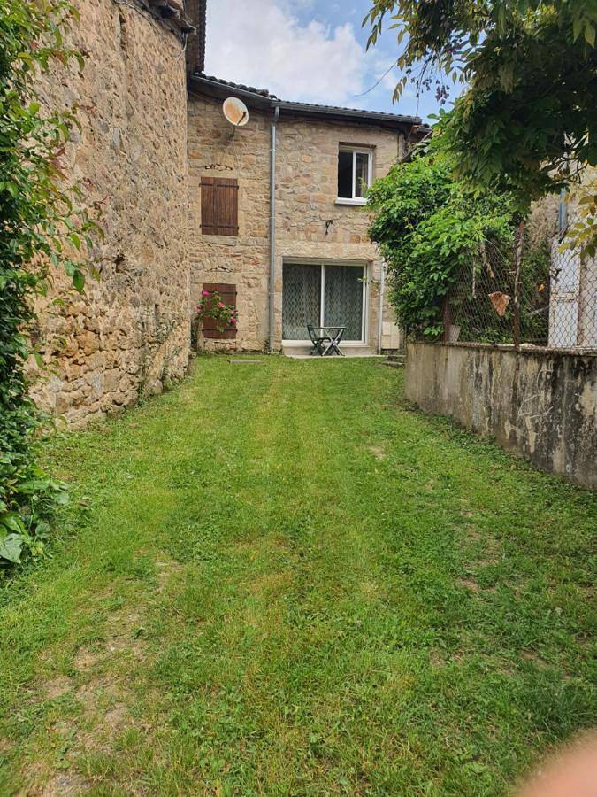 Location de vacances pour 2 personnes, avec terrasse et jardin à Le Crestet - 2