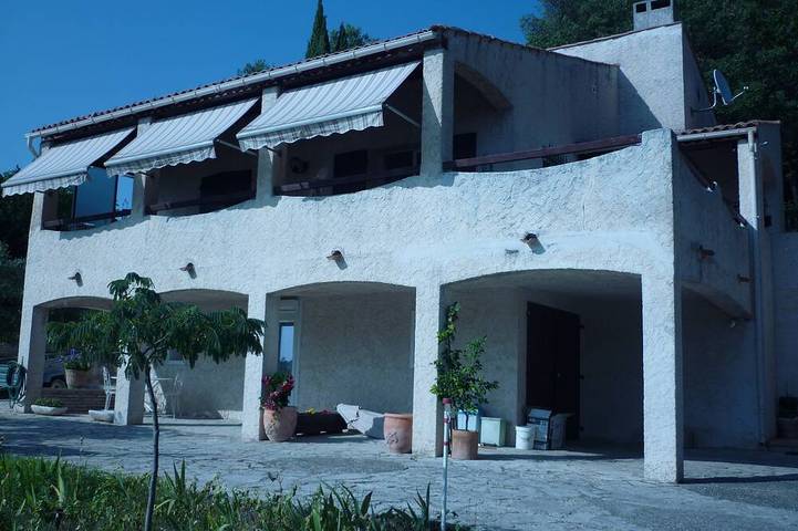 Gîte pour 2 personnes, avec terrasse et jardin à Cadenet - 4