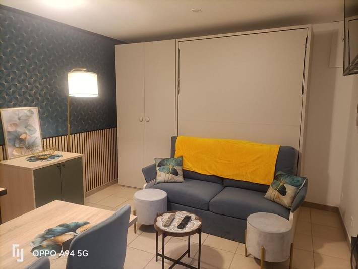 Gîte pour 2 personnes, avec jardin et terrasse dans Office De Tourisme De Lamalou Les Bains
