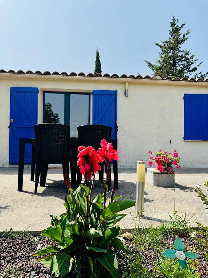 Location de vacances pour 3 personnes, avec jardin et piscine ainsi que terrasse et vue à Lézignan-Corbières - 3