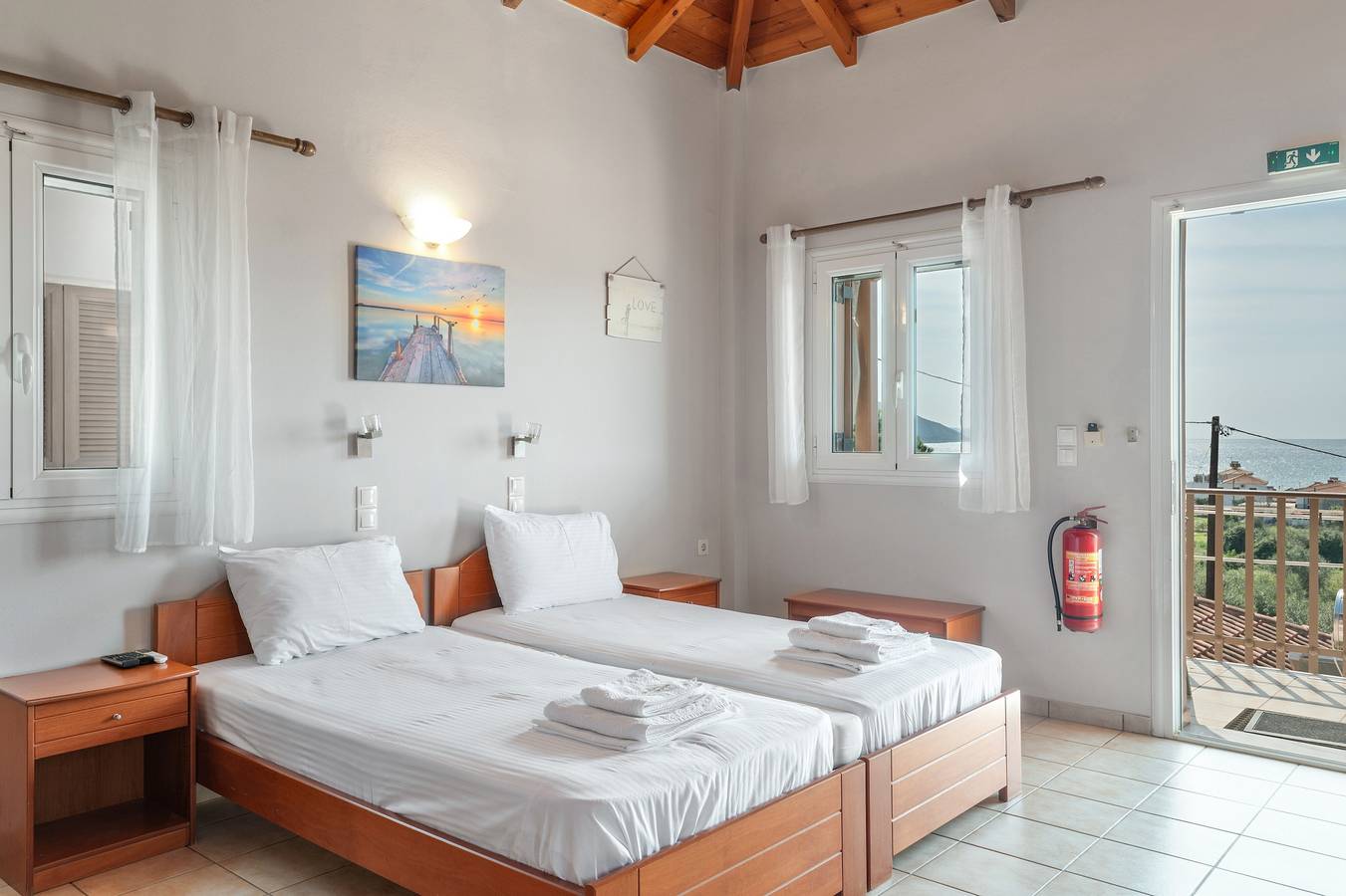 Ganze Wohnung, Apartment 'Chroma' mit Meerblick, Wlan und Klimaanlage in Finikounda, Messenien