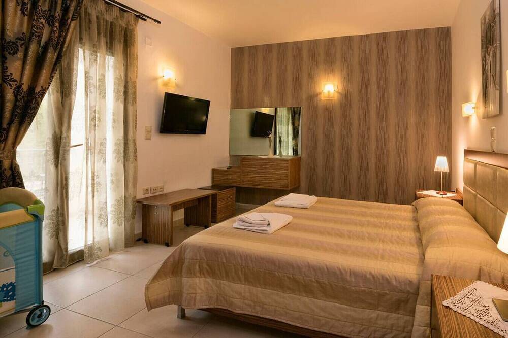 Family Villa w/Private Pool, Childrens Area & Bbq in Mesi, Rethymno e dintorni