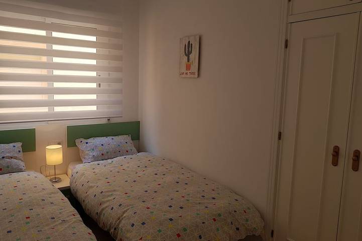 Appartement entier, Appartement parfaitement situé et rénové dans un complexe fermé avec piscine et jardin in El Paraiso Torrevieja, Torrevieja