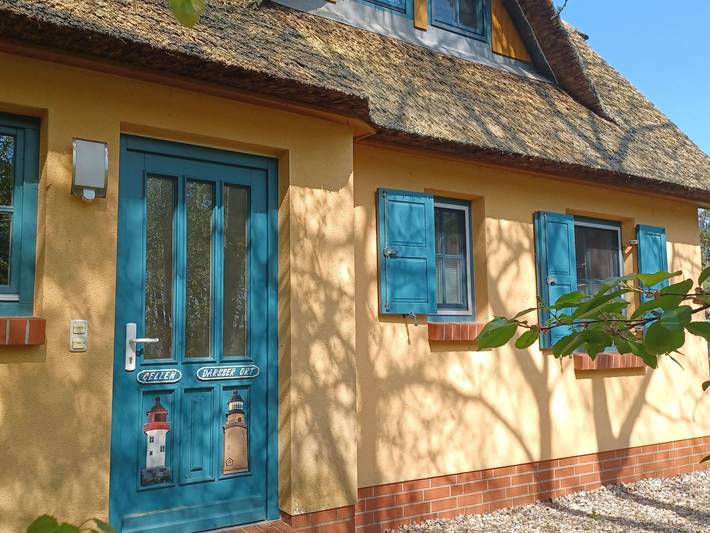 Ferienwohnung für 2 Personen, mit Terrasse und Garten, kinderfreundlich in Wustrow