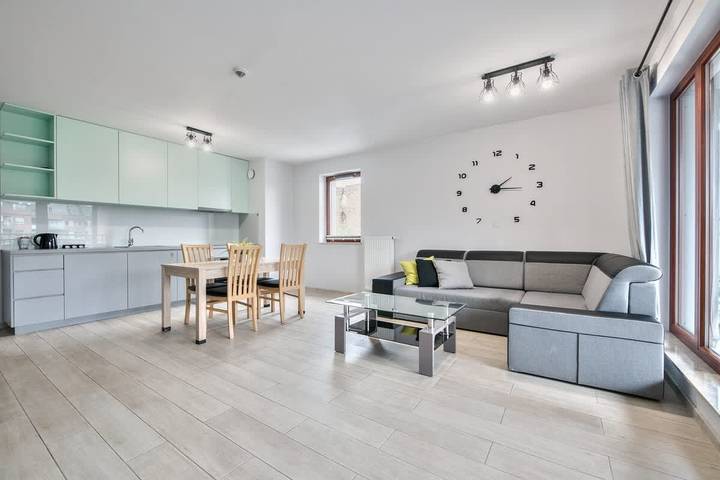 Ferieleilighet for 4 personer, med badebasseng og jacuzzi i tillegg til balkong / terrasse, dyr tillatt i Gdańsk