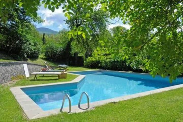 Villa pour 2 personnes, avec balcon ainsi que piscine et jardin dans Val d'Orcia