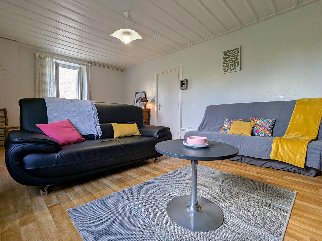 Maison de caractère avec jardin, idéale famille, près de Brioude, prox. baignade et ski in Saint-Just-près-Brioude, Haute-Loire