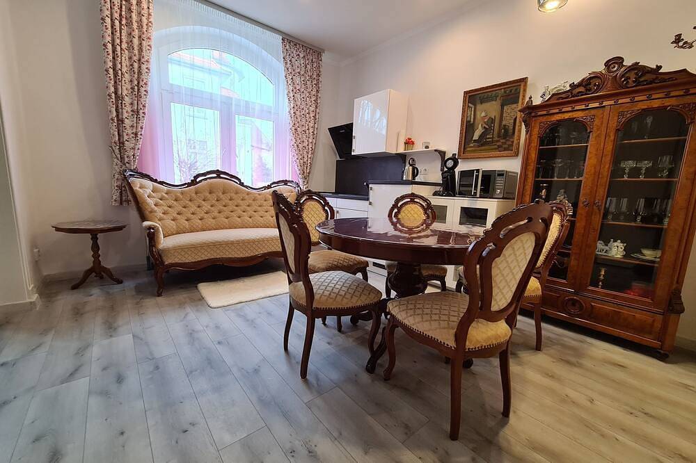 Entire apartment, Apartment-Private Bathroom-Street View-Erdgeschoss in Bad Salzuflen, Kreis Lippe