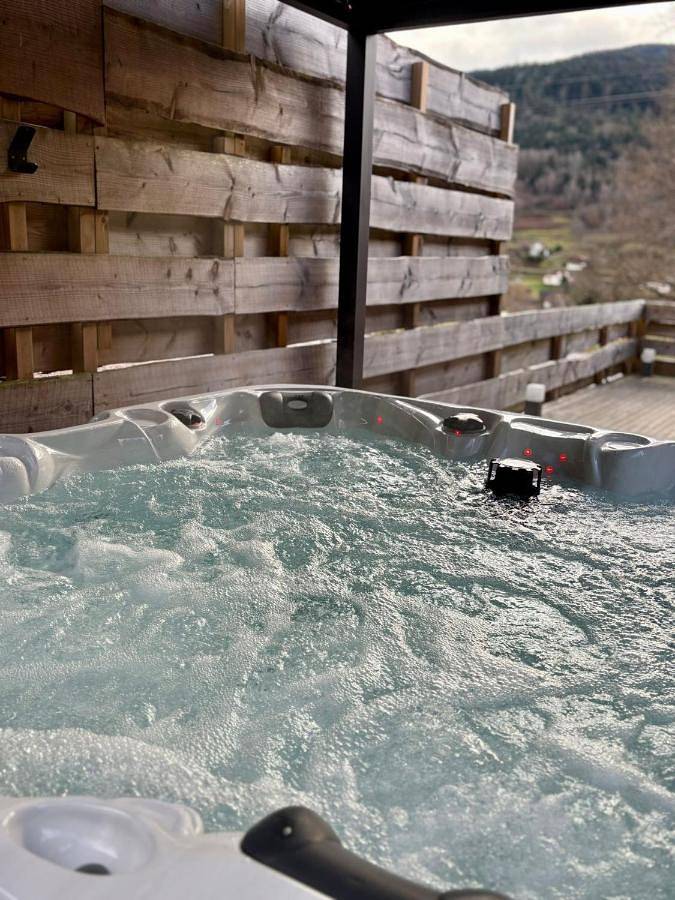 Chalet pour 5 personnes, avec terrasse et jacuzzi à Rochesson - 4