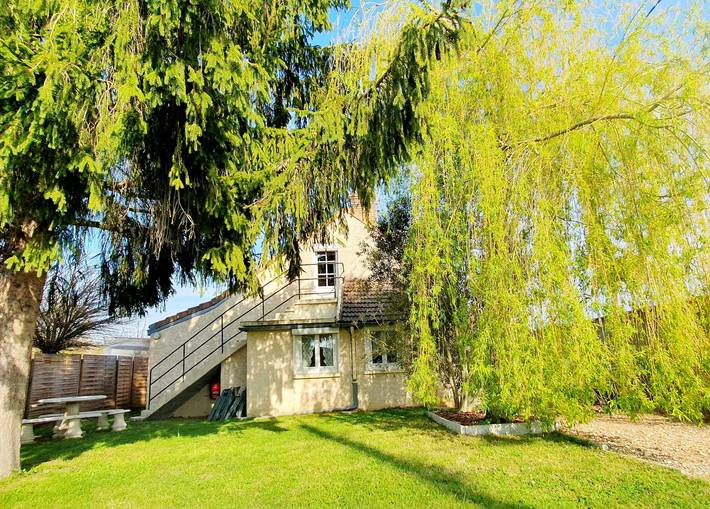 Gîte pour 6 personnes, avec Jardin à Champcevrais