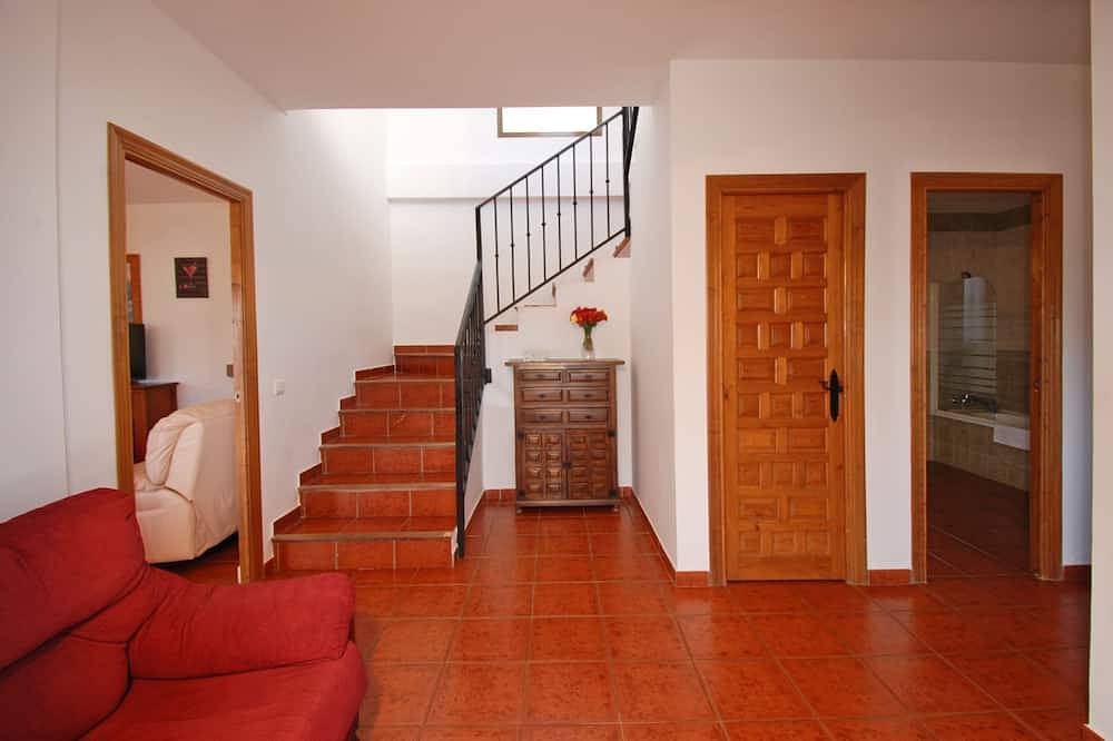 Villa Torcal 1, 8 Pers., beheizter Pool, Wifi, Grill, aircon, herrliche Aussicht in Comares, Málaga Provinz