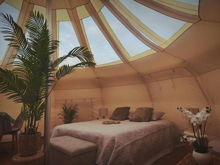 Tente pour 2 personnes, avec jardin et jacuzzi dans Allier - 3