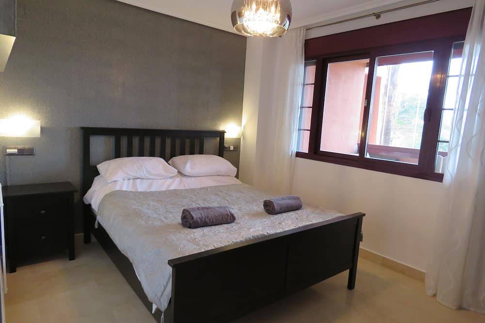 Apartamento entero, Golf gratuito, tenis, pádel, gimnasio, 4 piscinas, incluida climatizada in Ojén, Sierra de las Nieves