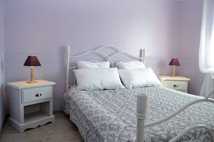 Location de vacances pour 6 personnes, avec piscine ainsi que jardin et terrasse, animaux acceptés à Ardillières - 3