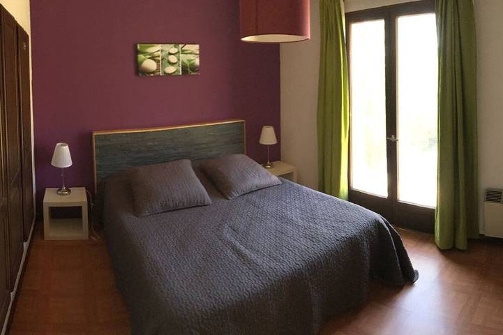 Location de vacances pour 9 personnes, avec jardin à Saint-Julien-de-Peyrolas - 4