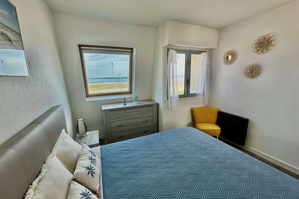 Appartement entier, La mouette rieuse, terrasse, vue mer, accès plage in Saint-Aubin-sur-Mer (Calvados), Région de Caen