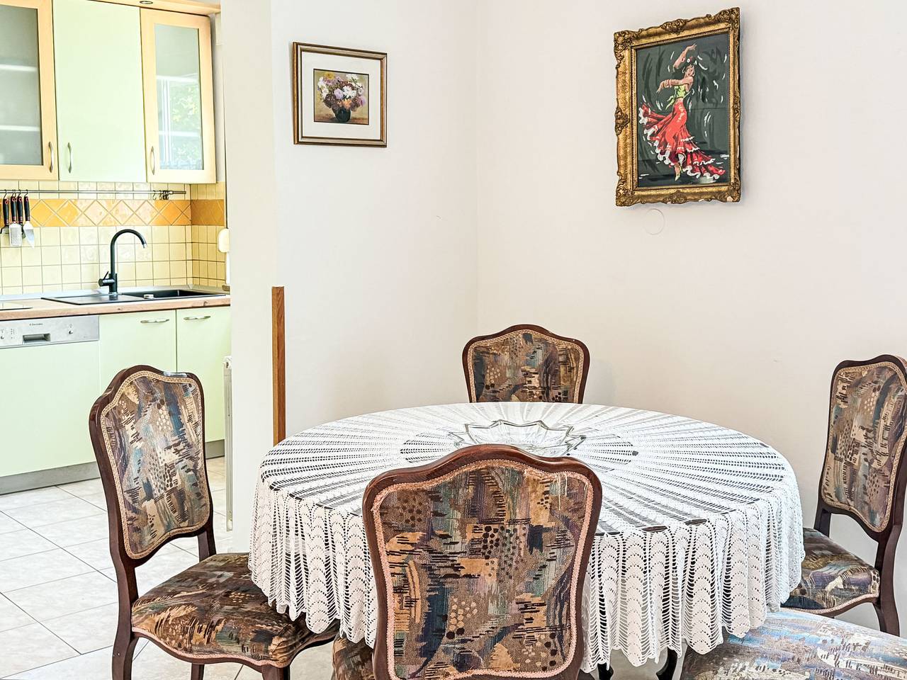 Helen in Ciudad de ZadarZadar, Zadar (Municipality)