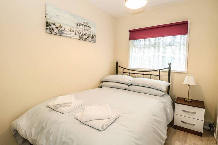 Chalet 126A, family friendly, country holiday cottage in Cromer in Cromer, Côte de Norfolk