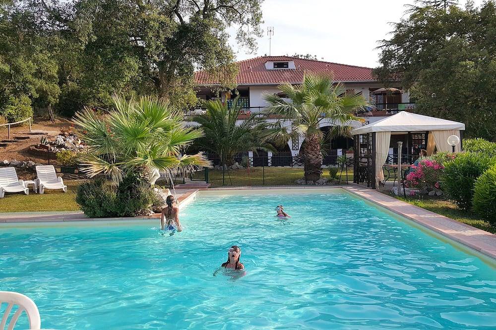 Appartamento intero, Apartment in Residence by the sea set in an amazing Park in Campiglia Marittima, Costa degli Etruschi