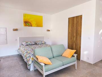 Gîte pour 2 personnes, avec vue à Saint-Mitre-les-Remparts