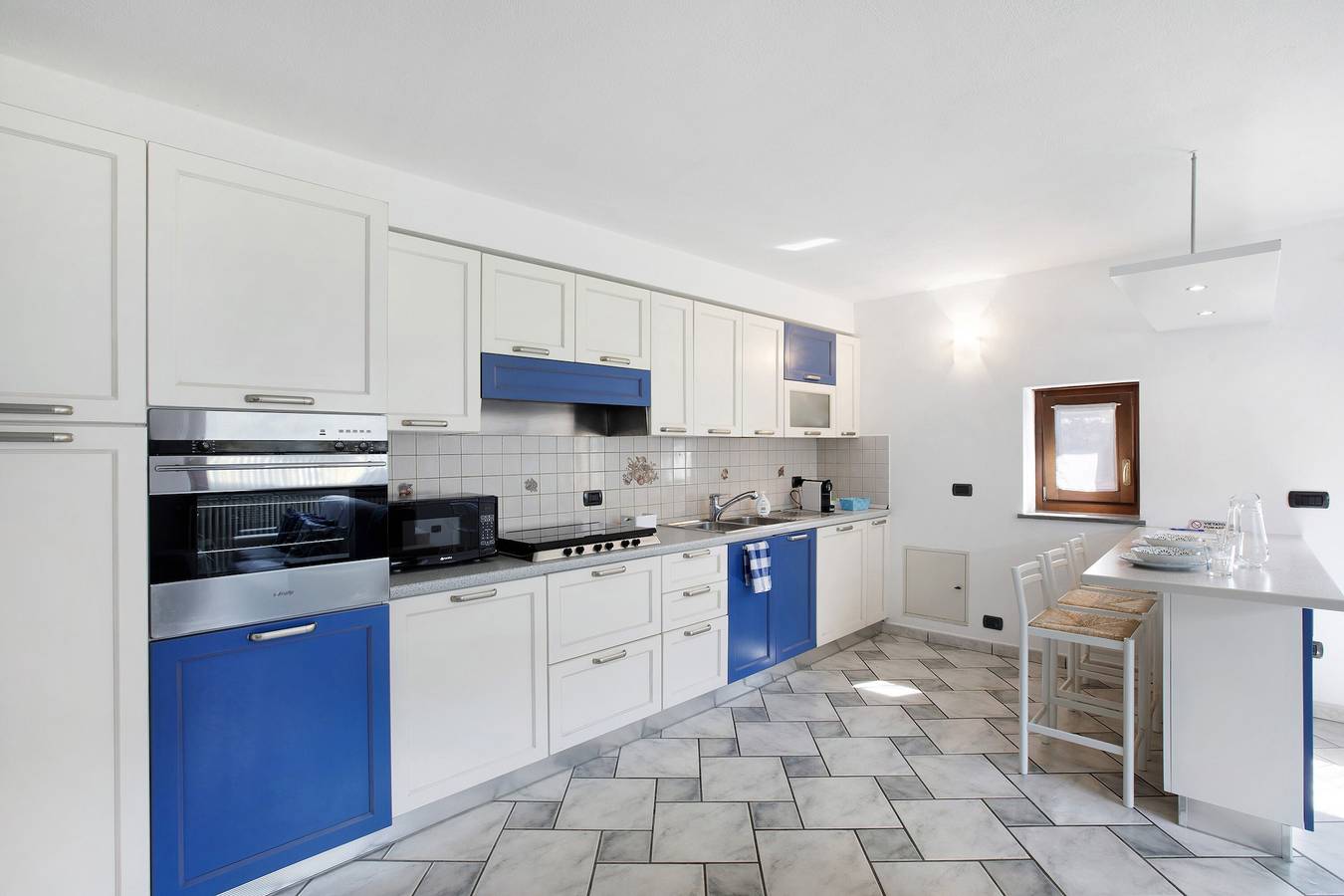 Ganze Wohnung, Apartment „Casa Sabrina - Blu“ mit Bergblick, privatem Garten und Wlan in Comune di Sarre, Walliser Alpen