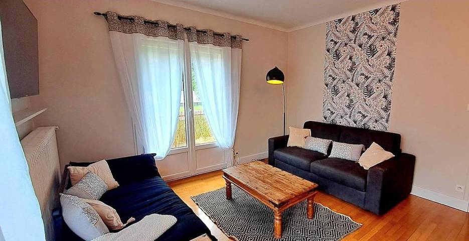 Gîte pour 6 personnes, avec vue sur le lac ainsi que balcon et vue à Ugine - 2
