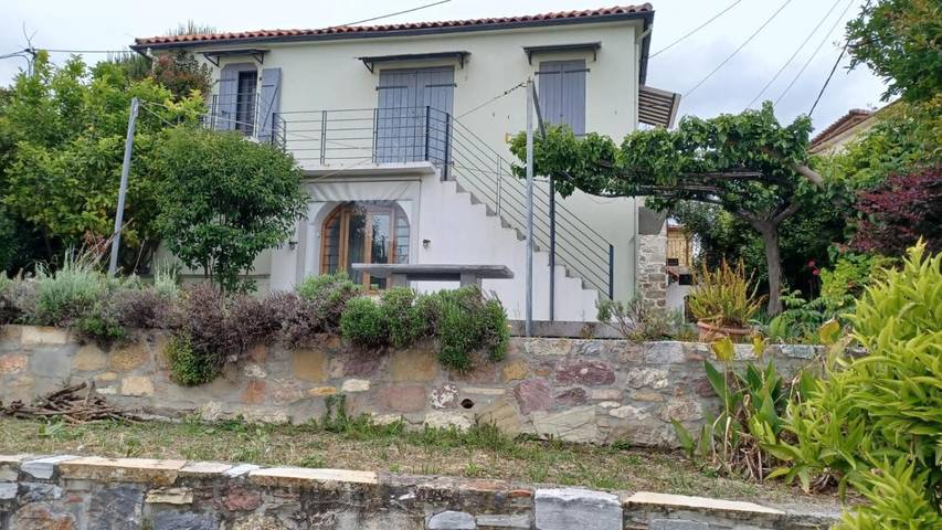 Ferienhaus für 5 Personen, mit Balkon und Garten in Euböa