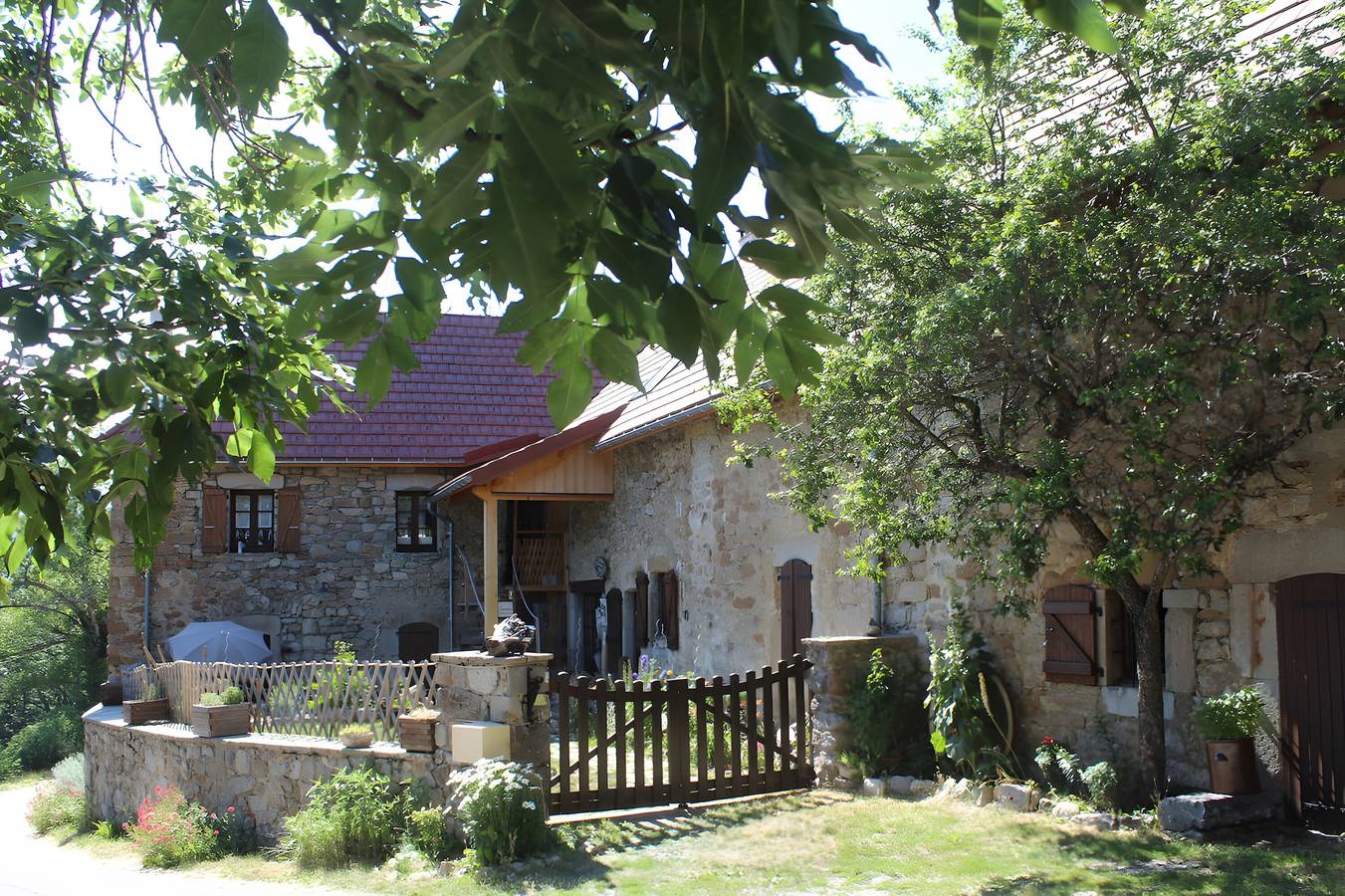 Cottage 'Le Grand Gîte' mit Seeblick, privater Terrasse und Wlan in Les Côtes-de-Corps, Nationalpark Écrins