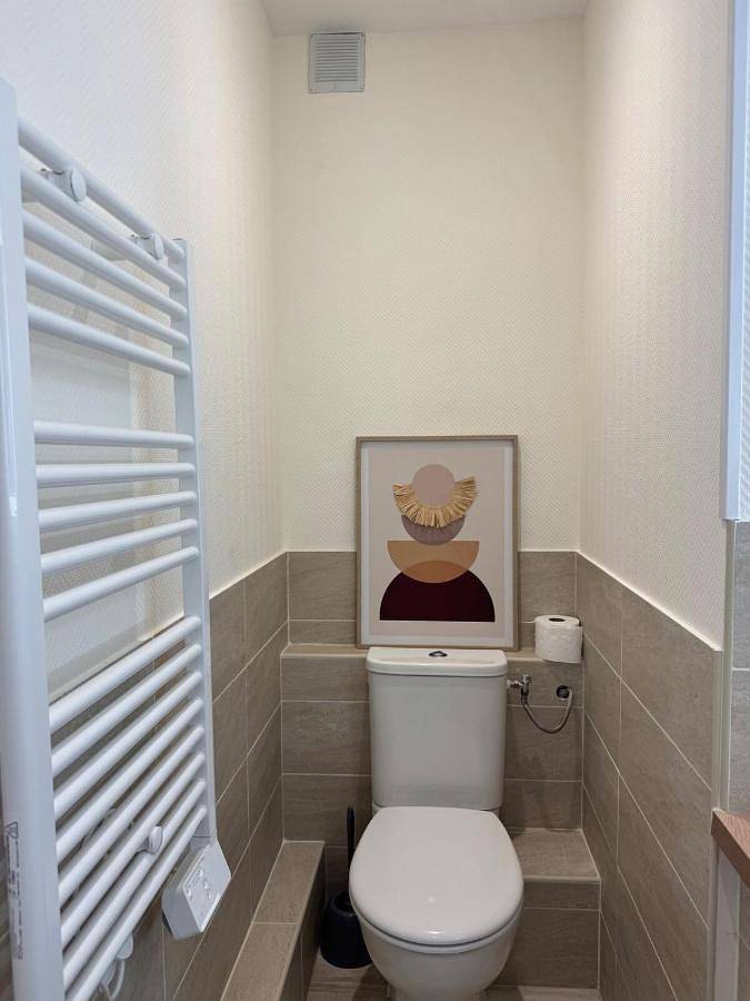 Gîte pour 9 personnes, avec balcon et vue à Saint-Priest - 4