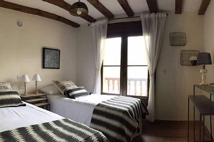 Landhaus (Vollvermietung) El Tombo de Santa Catalina für 30 Personen in Cicera, Peñarrubia