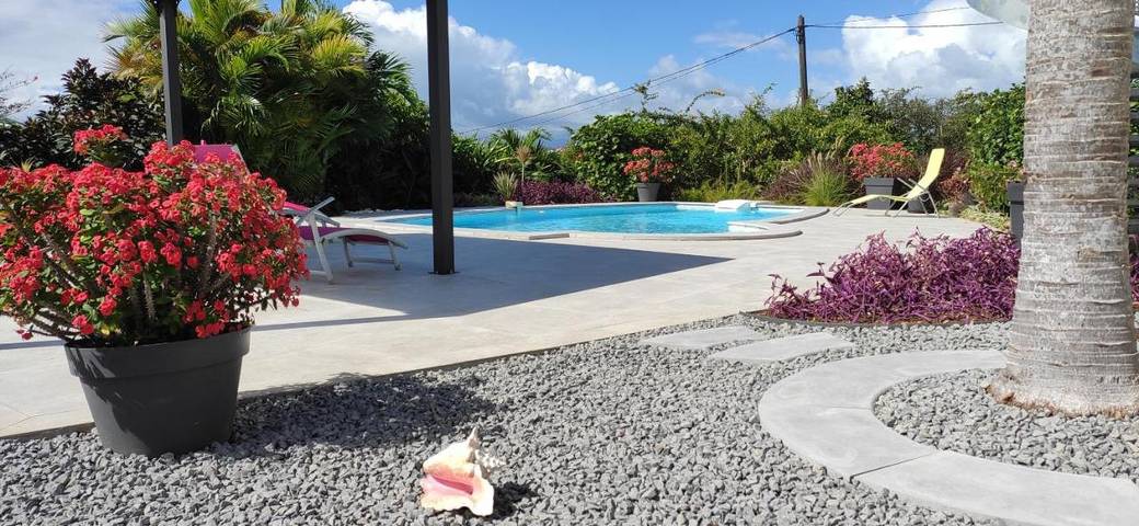 Location de vacances pour 7 personnes, avec piscine ainsi que vue et jardin dans Plage de Saint-Félix - 3