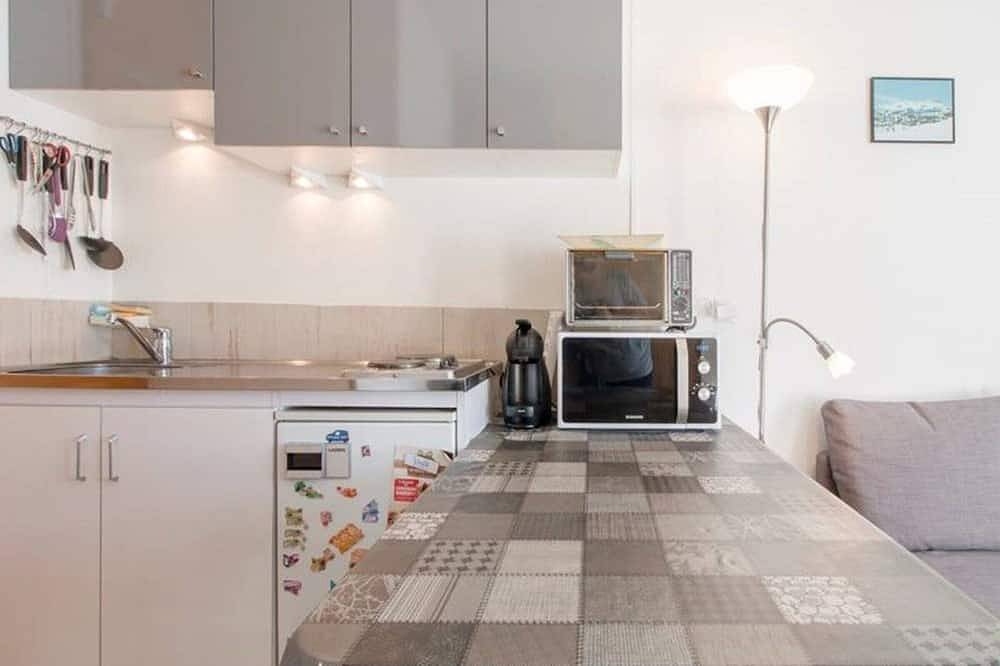 Apartamento entero, Estudio acogedor para 4 con balcón y Wi-Fi, acceso directo a las pistas in La Pierre Saint-Martin, Arette