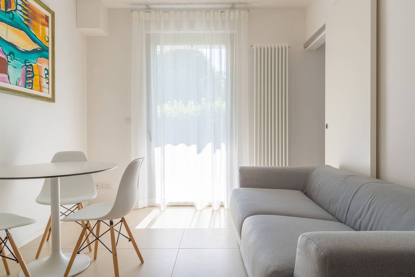 Ganze Wohnung, Moderne Ferienwohnung "Baseventuno 3" mit Pool in Sirmione, Gardasee-Berge