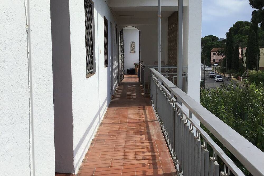 Apartamento entero, Magnificent Sea View 150m from the beach 2pers + 1enf app. Air conditioning. Wifi in La Escala, Alt Empordà