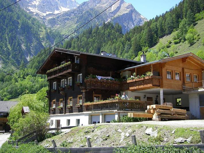 Bauernhaus für 11 Personen, mit Balkon und Terrasse sowie Garten und Ausblick