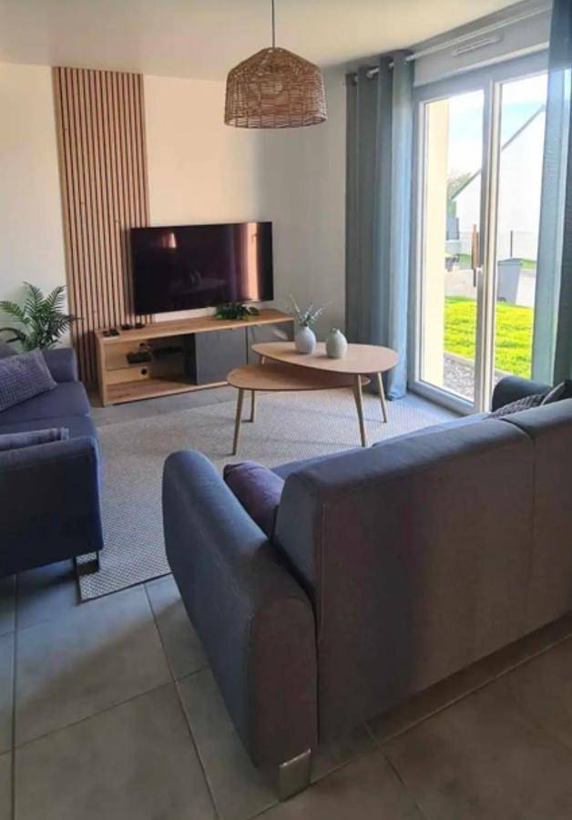 Gîte pour 6 personnes, avec terrasse ainsi que vue et jardin dans Virandeville
