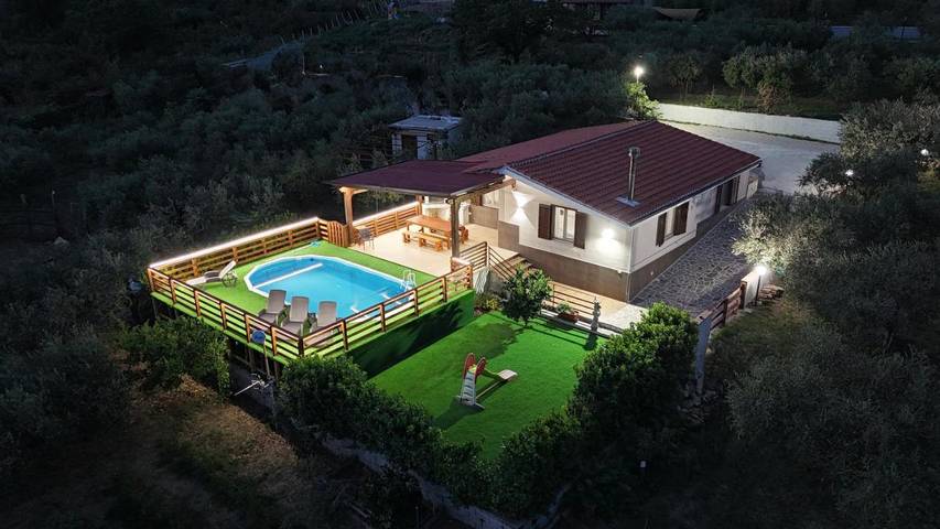 Ferienhaus für 6 Personen, mit Ausblick und Pool sowie Garten, mit Haustier - 1