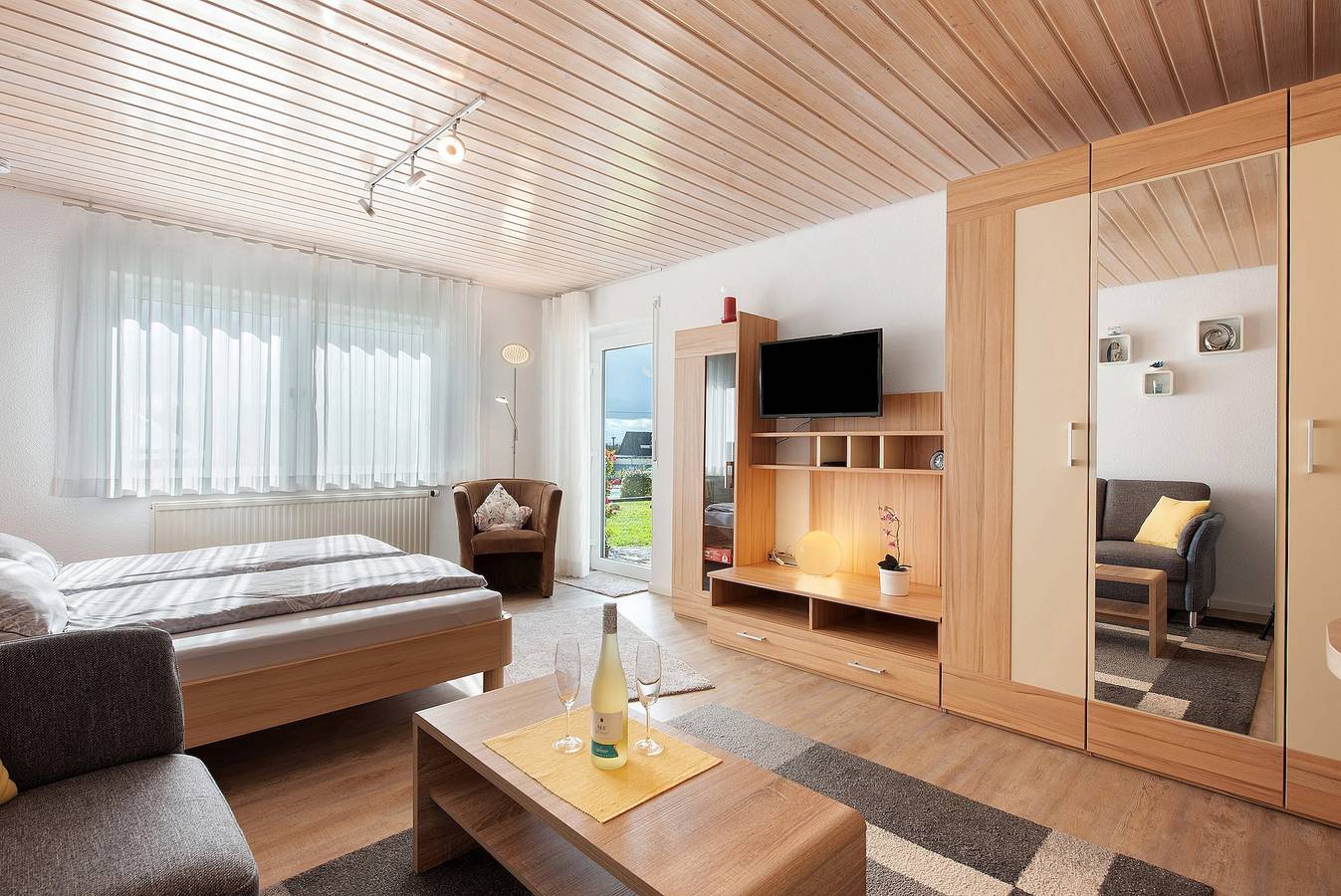 Ganze Wohnung, Ferienwohnung "Möhrle" mit Bergblick, Terrasse & Wlan in Salem, Region Bodensee-Oberschwaben