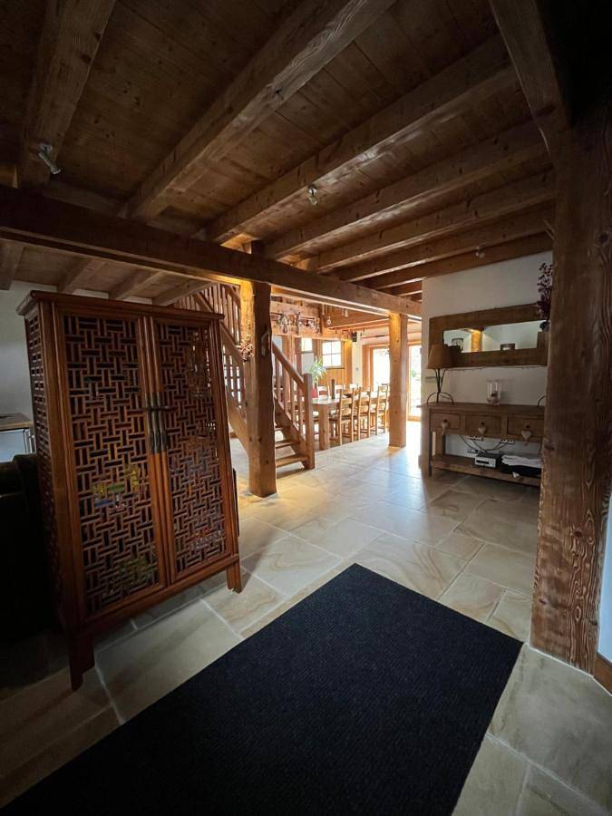 Quadruple Room with Private Bathroom in Châtillon-sur-Cluses, Région de Bonneville