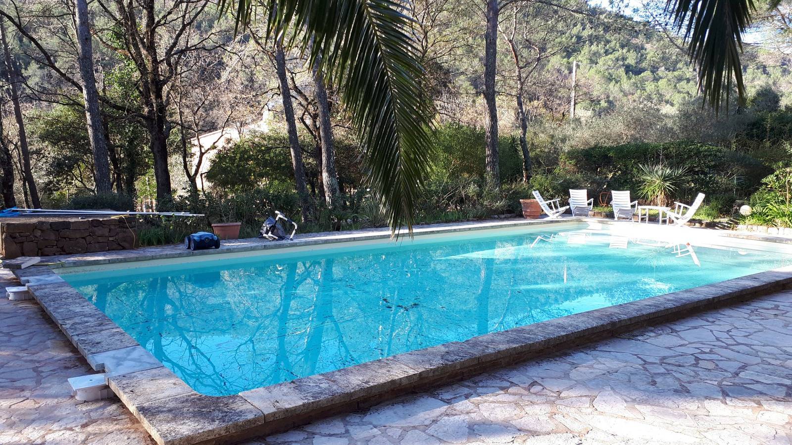 Maison dans grand jardin méditerranéen in Cuers, Région de Toulon
